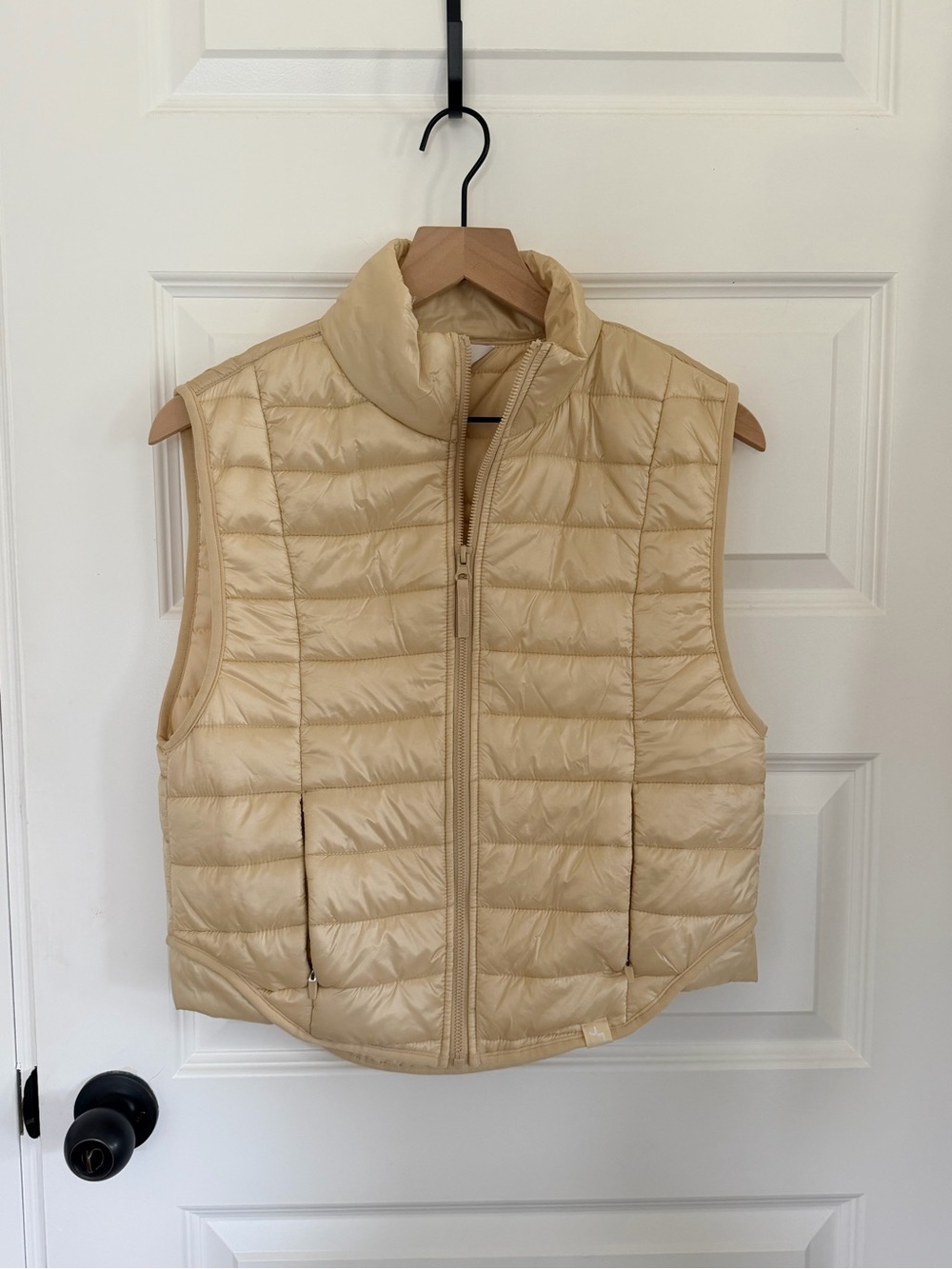 NWOT Joylab cream vest xs